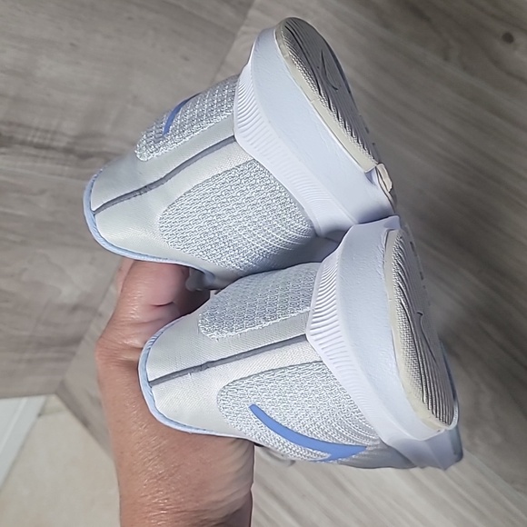 Nike Quest Womens Running Shoes Size 7 Platinum Grey Light Blue AA7412-008 - Picture 7 of 9